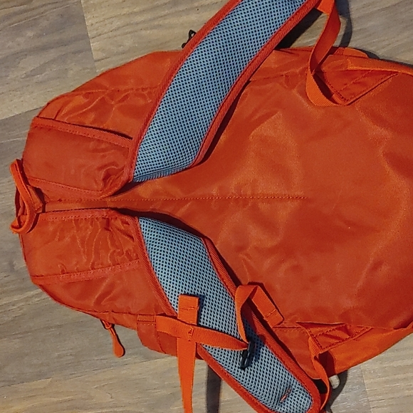 Embark Backpack - Picture 4 of 4